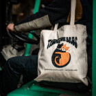 Cuddling Cat Tote bag